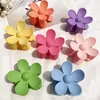 Pinza de Garra de Flor de Cinco Pétalos Color Caramelo Flor Escarchada Pinza de Tiburón para Moño en la Parte Trasera de la Cabeza Pinza para el Cabello para Baño Accesorios para el Cabello Mujeres