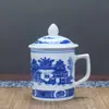 Taza de Agua de Cerámica Jingdezhen con Tapa, Taza de Porcelana Azul y Blanca, Taza para Sala de Reuniones de Oficina, Taza de Té Anticuada para Sala de Ajedrez y Cartas para Uso en Casa