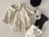 Versión Coreana Ins Unisex Bebé Primavera y Otoño Conjunto de Tres Piezas Mono de Pana Nuevo Mono con Cuello Vuelta para Niños