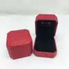Chow Tai Fook Misma Caja Octagonal para Joyería Caja de Empaque de Regalo para Joyería de Papel Relleno de Cuero Rojo Puede Cambiar Logo Caja para Anillos