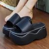 Pantuflas de suela gruesa sandalias de tacón alto verano ropa de exterior para aumentar altura casual de pierna moda de playa sandalias versátiles para mujer