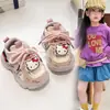 2026 Novos Sapatos de Caminhada para Bebê Sapatos Esportivos Infantis da Moda Sapatos Casuais Velcro Corrida Confortáveis Sapatos de Pai
