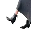 Otoño/Invierno 2025 Nuevo Estilo Elegantes Botines Cortos de Punta Fina con Tacón Grueso para Mujer, Versátiles, Elásticos, Adelgazantes, Tacón Medio, Botas Martin Forradas