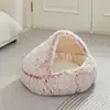 Exclusivo para cama para gato de peluche de pelo largo transfronterizo, funda, OEM, personalizada, semicerrada, universal para todas las estaciones, cálida de invierno, cama para perro, venta al por mayor