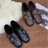 Couro Bovino Dividido ~ [Com Veludo Dupla Fivela] Sapatilhas Estilo Barroco Retrô Britânico Sapatos Mocassins de Couro Pequenos com Fivela de Metal