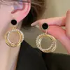 Pendientes de Clip de Lujo Ligero Estilo Hong Kong sin Agujeros para Orejas Pendientes Geométricos de Perla y Camelia para Mujer Sentido Avanzado Simples Elegantes Pendientes Versátiles