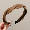 Faixa de cabelo da moda e estilosa na cor café para mulheres, faixa de cabelo versátil de alta qualidade, faixa de cabelo antiderrapante para lavar o rosto, acessório de cabelo estilo coreano