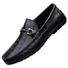 Zapatos casuales de hombre con patrón de cocodrilo, superficie de cuero transfronterizo, zapatos ligeros tipo mocasín, moda, zapatos de cuero pequeños