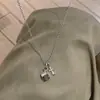 Collar de Cruz Popular de Xiaohongshu para Mujer, Moderno, Versátil, Colgante Exquisito, de Alta Gama, Elegante, Estilo Corto, Venta al por Mayor de una Pieza