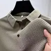 Camisa polo retro de seda helada más vendida transfronteriza, camiseta de manga corta moderna, top de camisa de manga corta de color liso para hombre con cuello vuelto