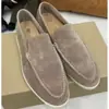 Ventas directas transfronterizas desde la fábrica de origen, en stock, zapatos casuales tipo mocasín para pareja, suela blanda, cómodos y versátiles 48