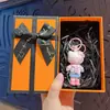 Chaveiro Criativo de Gatinho KT Chefe Flocado Desenho Animado Pingente de Bolsa Fofo Chaveiro de Carro Presente Atacado