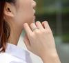 Anillo simple de alta calidad de nicho Hecheng para mujer, anillo de diamante con estrella hueca estrellada, estilo frío, temperamento ins, combina con todo