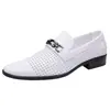 Otoño 2023 nuevo zapatos formales de cuero para hombre zapatos casuales blancos de punta fina estilo británico sin cordones 5755