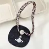 Colar Scarf de Seda Pérola Enrolado Camada Dupla Estampa Leopardo Maillard Acessórios de Corrente para Suéter Design de Nicho Feminino Novo Estilo 2025