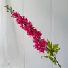 Arreglo de Escena con Flores Artificiales con Delphiniums Altos, Flores Artificiales, Flores Falsas, Exhibición de Flores Artificiales, Delphiniums Grandes, Jacinto, Transfronterizo