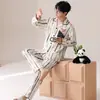 Algodão PuroPijama Masculino de Desenho Animado Cardigã de Manga Longa Conjunto de Roupa de Casa Listrado, Adequado para Usar ao Ar Livre, Novo Modelo de Outono 2026