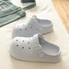 Estilo Birkenstock Simples e Versátil Crocs de EVA para Acampamento ao Ar Livre no Verão para Caminhar e Fazer Compras sem Cansar os Pés