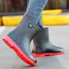 Botas de lluvia para hombre, botas altas impermeables, botas cálidas y antideslizantes para mujer, adecuadas para pescar, trabajos de cocina y lavado de autos