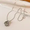 Colar Pingente Redondo Torcido Minimalista, Único e Fashion, Corrente para Suéter Estilo Cool de Nicho, Corrente de Pescoço Leve de Luxo de Alta Qualidade