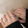 Anillo liso colorido con cuentas para mujer, diseño moderno y avanzado, ideal para el dedo índice y combina con todo.