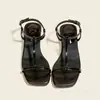 Sandalias casuales cómodas versátiles de color dorado para mujer, nuevas, de comercio exterior europeo y americano, sandalias de playa de moda con tacón grueso ligero