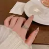 Anillo de lujo ligero coreano de alta gama con perla de circón para mujer, diseño de nicho vintage, joyería de anillo abierto con lazo