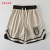Calça de Basquete Szxar de Malha Respirável Americana Masculina de Verão Tamanho Grande Esportiva Casual Estilo High Street Shorts com Cordão