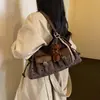 Nova bolsa tote estampada de leopardo outono/inverno para mulheres, novo estilo 2026, com bolsos duplos, moderna e versátil, perfeita para um look chique, retrô e apropriado para o trabalho