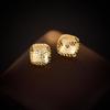 Nuevos pendientes de flash de hielo picado amor simple aguja de plata s925 luz de lujo sensación de alta gama pequeños y exquisitos pendientes de moda