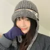 Gorra de aviador estilo Fair Isle 25 Años Invierno Gruesa Tejida Protección para los oídos Gorro Cálido Correa Jacquard Gruesa Gorro Lei Feng