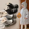 Botas de Nieve para Niñas 2026, Forradas de Felpa para Invierno, Engrosadas, Impermeables, Cálidas, de Media Caña, Botines Cortos Negros y Plateados con Cuello de Piel
