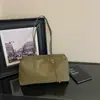 Bolsa tote de lona estilo minimalista para mulheres, casual e versátil, com grande capacidade, projetada para ser carregada sob o braço, perfeita para o uso diário e como bolsa de mão ou bolsa de ombro