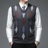 Nuevo chaleco de lana para hombre, otoño e invierno, ajuste holgado casual, en stock, jersey de mezcla, adecuado para padres de mediana edad, camisa base al por mayor