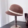 Gorra de lana con cinta de color block estilo tweed, gorra de béisbol simple retro de invierno para mujer, elegante y estiliza el rostro, gorra de equitación, moderna