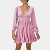 Primavera y verano 2025 Nueva ropa de mujer Ropa de mujer Color sólido Escote en V profundo Mangas ligeras Vestido corto con volantes de terciopelo dorado