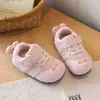 Zapatos Caminadores Blancos de Malla Transpirable con Bordado de Dibujos Animados Dulces para Bebés y Niños Pequeños 2026 Nuevos Primavera/Verano