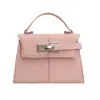 2026 Bolsa de Mão Rosa Simples para o Dia a Dia Nova Moda Textura Primavera Verão Estilosa Ombro Único Transversal Pequena Quadrada Tendência