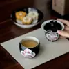 Taza de Cerámica Negra Estilo Dinastías Tang y Song con Flores de Lirio Pintadas a Mano, Tamaño Grande, Adecuada para Uso Doméstico, Taza de Degustación de Té, Juego de Té Kung Fu