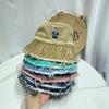 Sombrero de pescador deshilachado de mezclilla lavada retro japonés para mujer, sombrero de cubo bordado con oso de dibujos animados coreano, sombrero para el sol que hace que la cara parezca pequeña