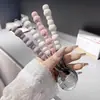 Colher multifuncional de pérolas coloridas altamente atraente com cabo, uma colher doméstica fofa para meninas, colher de sopa pequena, colher redonda, portátil