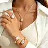 Conjunto de Joias Retro Moda Transfronteiriça Europeia e Americana, Elegante Colar e Brincos Barrocos de Pérola Sintética