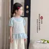 Conjunto de Verão Tongsen Tongma para Meninas 2026 Novo Conjunto de Duas Peças com Top de Manga Bufante e Camisola Infantil de Verão Tendência