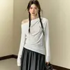 Camiseta Vermelha de Ano Novo Ombro a Ombro Manga Longa para Mulheres, Novo Estilo de Primavera, Camiseta para Usar por Baixo com Design Único, Top Tendência para Meninas Descoladas