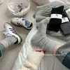 Calcetines de rayas verticales grises oscuras de pasarela para mujer, calcetines de tubo medio para otoño e invierno, algodón, negros, estilo japonés, calcetines de rizo, calcetines largos