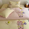 Lindo Set de Funda de Cama Bordada con Toalla Nairi de Lunares para Nieve, Juego de Cuatro Piezas, Funda de Edredón de una Pieza, Juego de Cama de Tres Piezas