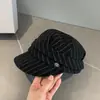 Boné de Beisebol Casual Listrado Estilo Japonês para Mulheres, Chapéu de Pescador Artístico Versátil para Outono e Inverno, Chapéu Elegante de Equitação que Afina o Rosto