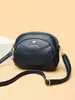 Bolsa feminina transfronteiriça, bolsa pequena prática de três camadas, bolsa transversal feminina estilo coreano, bolsa transversal moderna e versátil para meia-idade e idosos, disponível para atacado