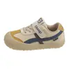 Tenis blancos para niños, nuevo estilo 2026, transpirables para primavera/otoño, zapatos deportivos casuales con suelas suaves para niños y niñas, adecuados para bebés y niños pequeños, estilo Forrest Gump