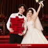 Decoración de habitación de boda cojines de sofá de mesita de noche almohada de doble felicidad de boda muñecos rojos festivos para presionar la cama venta al por mayor de suministros de boda
